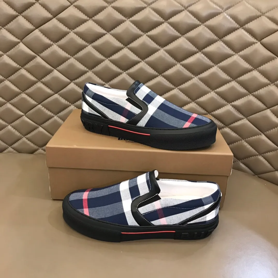 p360 "Burberr*" men's classic low-top sneakers are reinterpreted in Vintage checkered cotton material and decorated with a new brand logo. First-layer sheepskin lining, embossed Burberry logo on the heel, and original TPU outsole! Size: 38-44